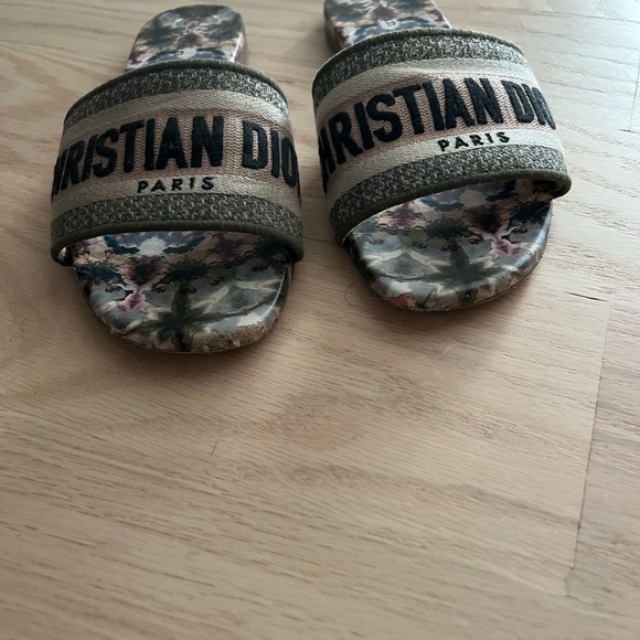 Dior slides with wear - Picture 2 of 4